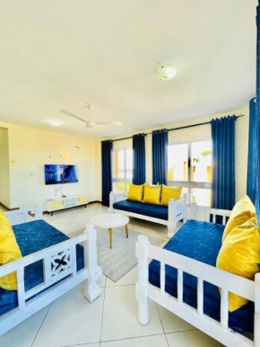 Elna's Nyali - Work & Unwind - Pool, Sea Views, AC & Fast Wi-Fi